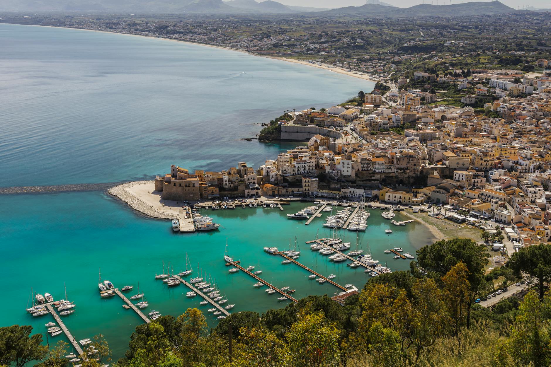 Symbolbild zum Thema Airbnb Sizilien Strand